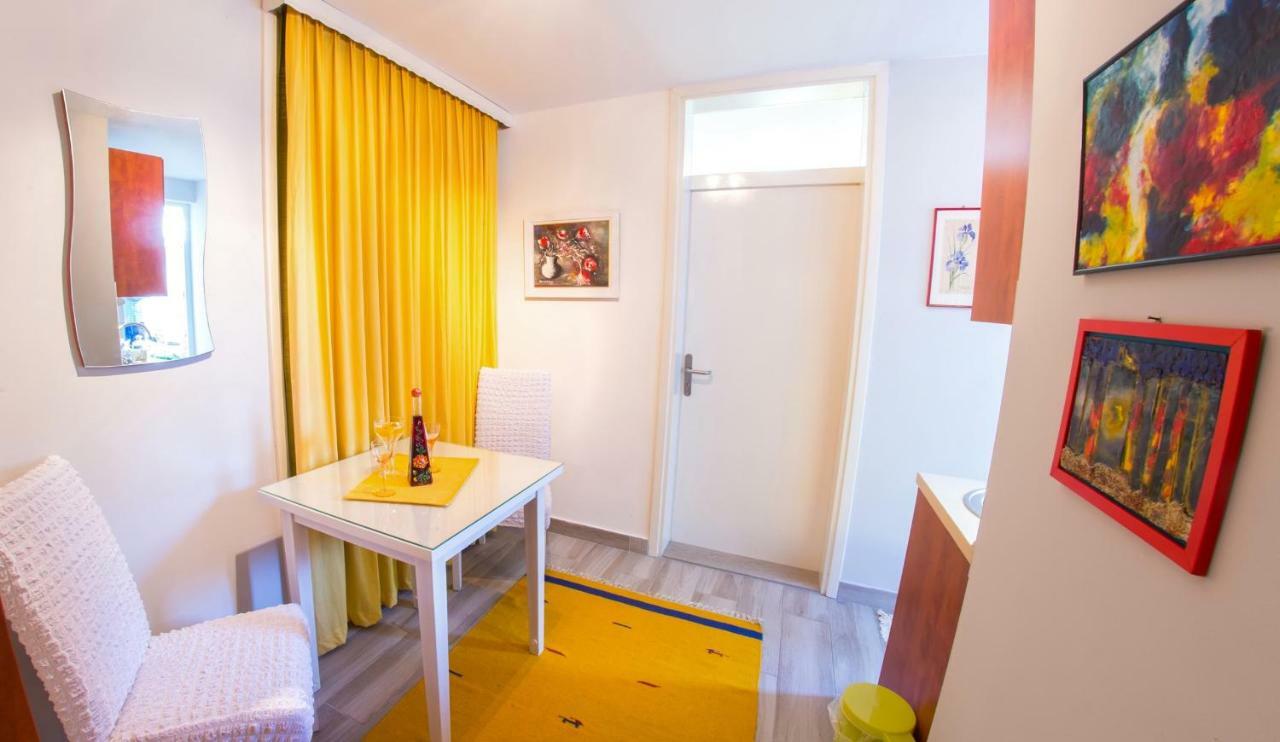 Yellow Lily Mostar Apartman Exterior foto