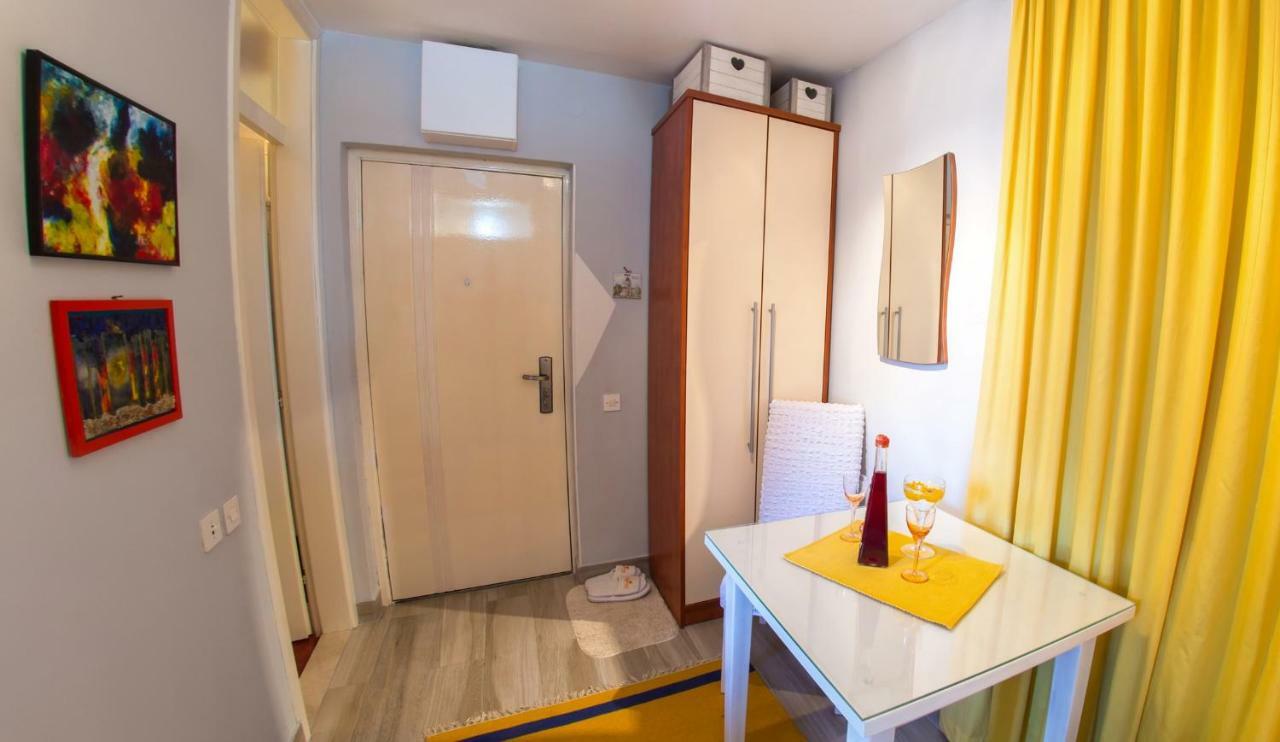 Yellow Lily Mostar Apartman Exterior foto